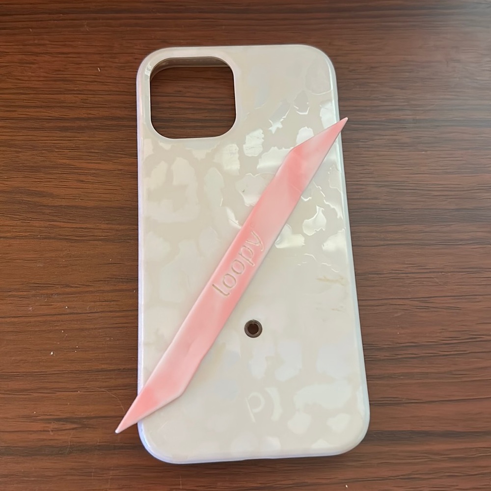 iPhone 12 Loopy Case White Leopard